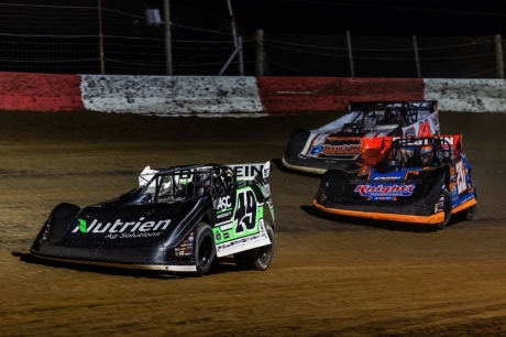 Jonathan Davenport leads the way at Batesville. (heathlawsonphotos.com)