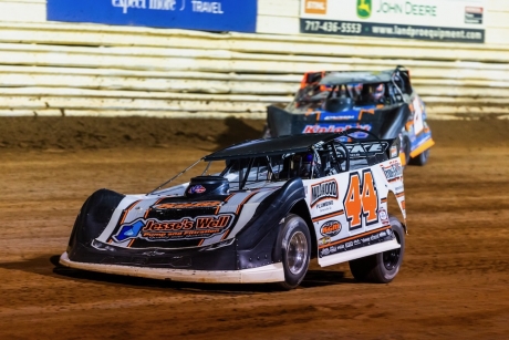 Chris Madden (44) and Ricky Thornton Jr. (20rt) battle. (heathlawsonphotos.com)