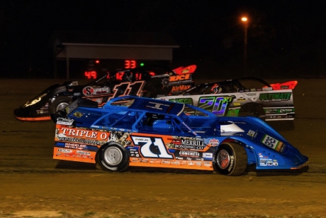 Hudson O'Neal (71) goes around on the seventh lap. (heathlawsonphotos.com)