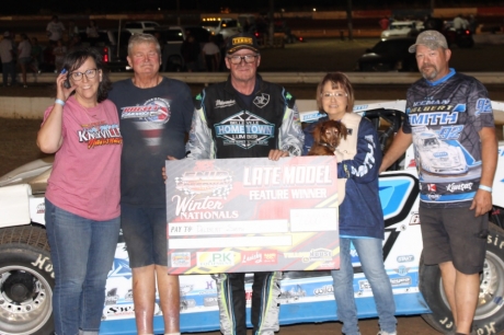 Delbert Smith in victory lane. (Rickety Roach photo)