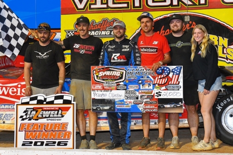 Brandon Overton with his crew (and Cody Mallory, left). (mrmracing.net)