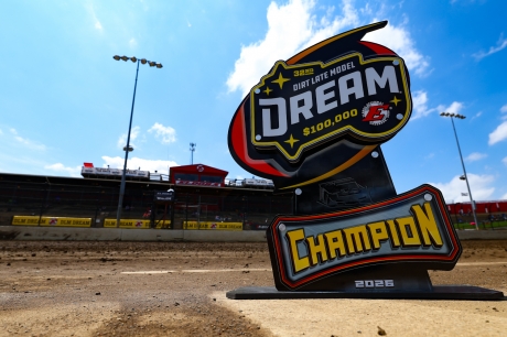 Eldora's Dream XXXII winner's trophy. (joshjamesartwork.com)