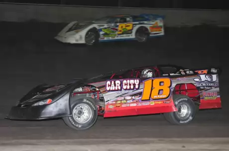 Shannon Babb (18) topped Billy Faust (92) at Tri-City. (Jimmy Dearing stlracing.com)