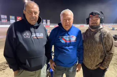 Left to right David Wells, Mark Richards and Austin Pagani. (DirtonDirt)