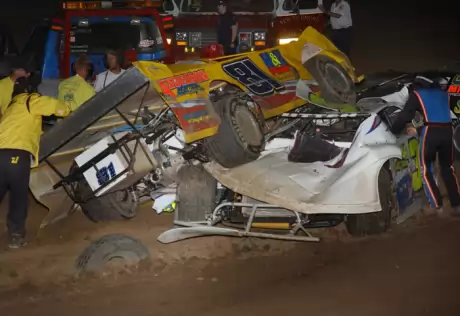 Ashley Anderson (81) and Jason Utter (31) tangled with Rick Hanestad. (fullthrottlephotos.net)