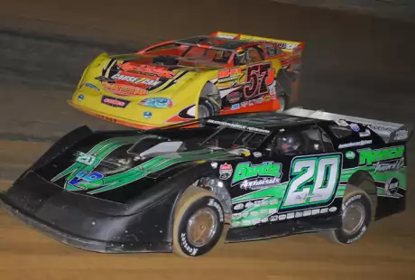 Jimmy Owens (20) takes second from Bub McCool (57j). (mrmracing.net)