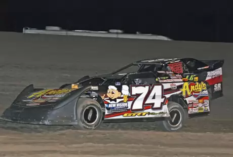 Jeremy Payne wins Friday's semifeature. (Ron Mitchell)