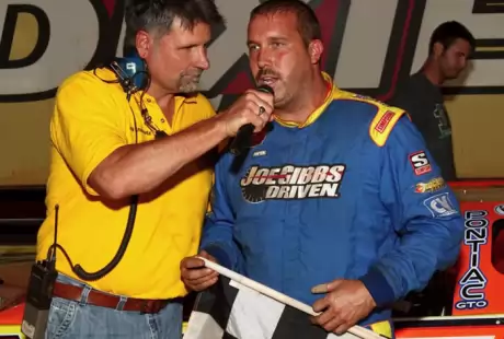 Shane Clanton tells the Dixie crowd about his victory. (praterphoto.com)