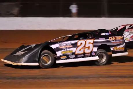 Justin McRee heads for victory. (theinfieldidiot.com)