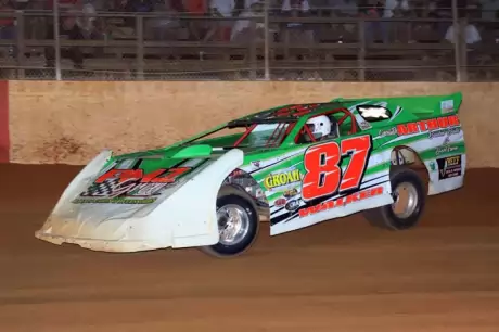 Walker Arthur heads to victory. (Clifford Dove)