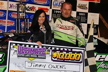 Jimmy Owens scored a $10,000 victory in Volunteer's Late Model Showdown at The Gap. (dt52photos.com)
