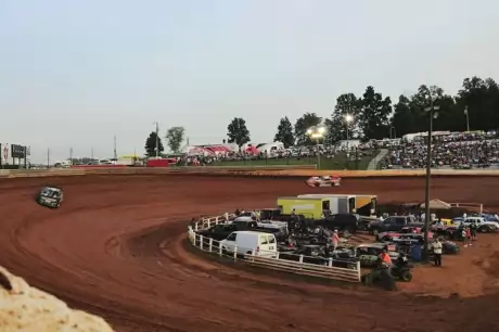 The high banks of Tazewell Speedway. (dt52photos.com)