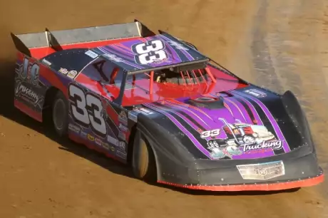 Adam Hensel's No. 33x was up to the task at Eagle Valley Speedway. (chrisburback.com)