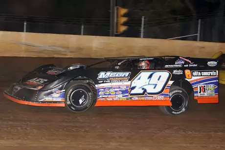 Jonathan Davenport heads for a $10,000 victory. (pbase.com/cyberslash)