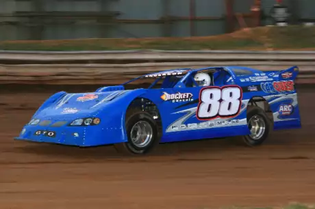 Andy Anderson won March 28 at Williams Grove. (pbase.com/cyberslash)