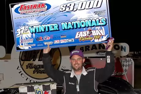 Mark Whitener wrapped up his three-race sweep at East Bay. (DirtonDirt.com)