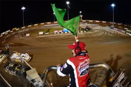 The green flag waves at East Bay Raceway Park. (rickschwalliephotos.com)