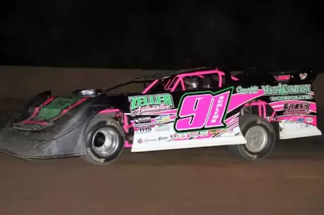 Rusty Schlenk heads for a 30-lap victory at Mount Pleasant. (Steve Datema)