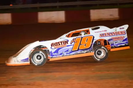 William Thomas heads to a weekend sweep. (mikessportsimages.com)