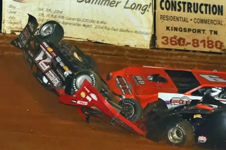 Don O'Neal's rollover in Bulls Gap, Tenn. (mrmracing.net)