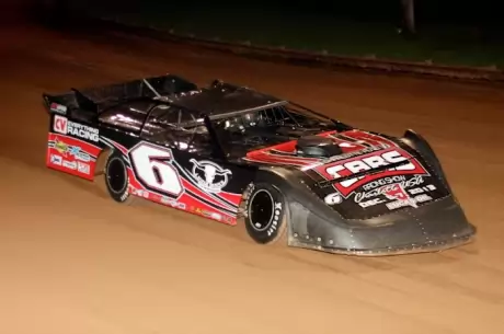 Steve Shaver heads to victory. (Tommy Michaels)