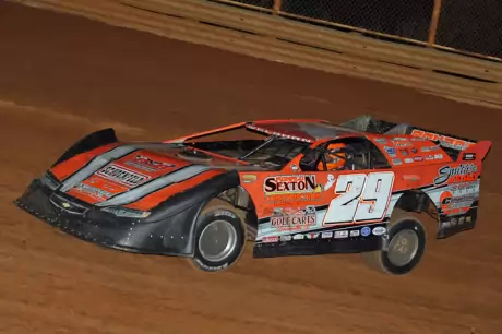 Jason Welshan earned $6,000 at Volunteer Speedway. (Chad Wells)