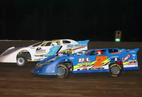 John Lacki (7) races to victory in Conneaut, Ohio (Todd Battin)